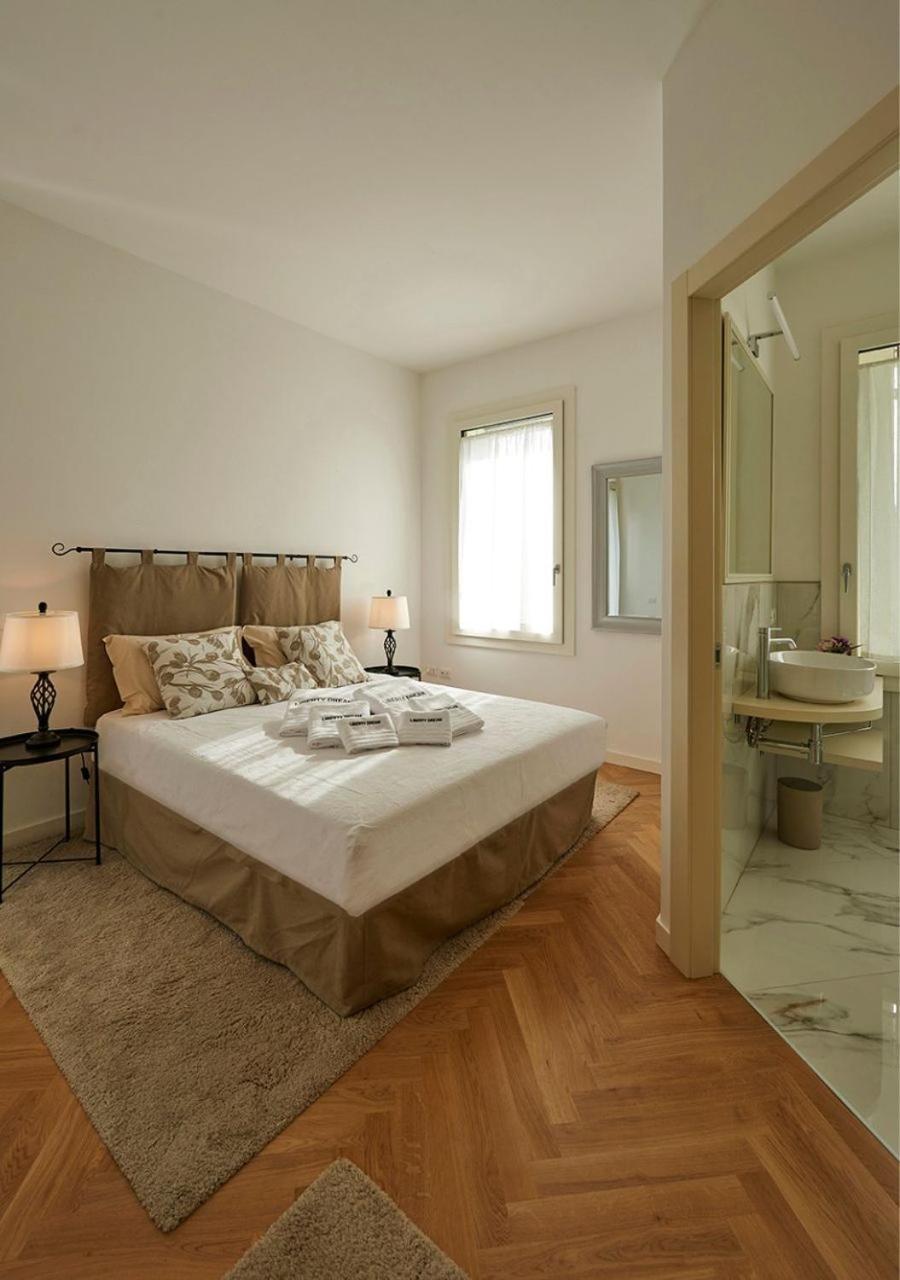 Liberty Dream, Fascino A Vicenza Villa Buitenkant foto